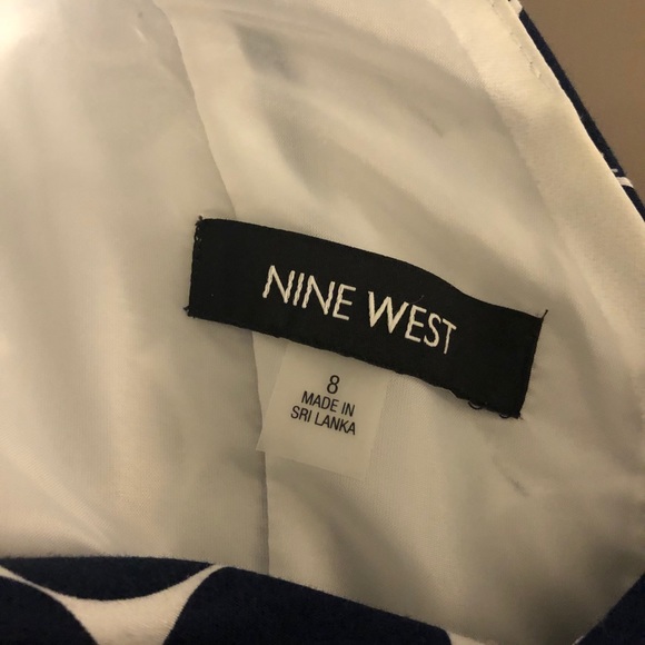 Elegant dress - Picture 2 of 3